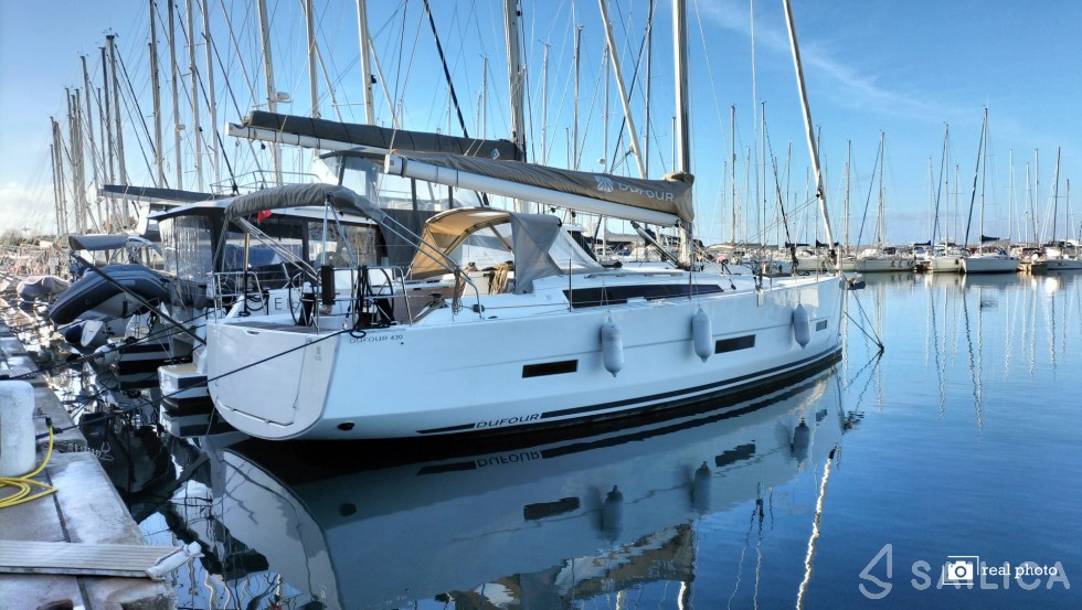 Dufour 430 - Yacht Charter Sailica