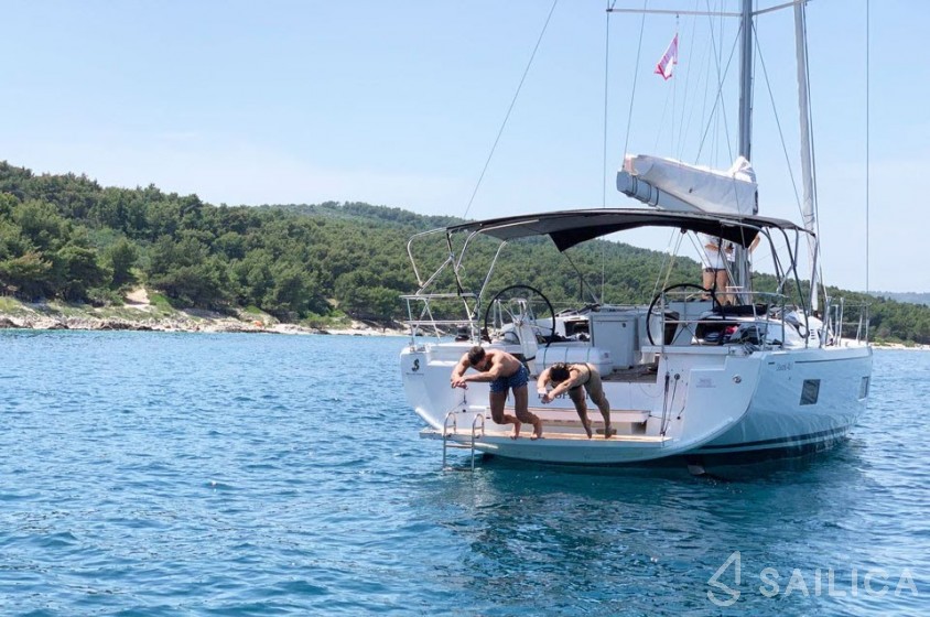 Oceanis 46.1 - Yacht Charter Sailica