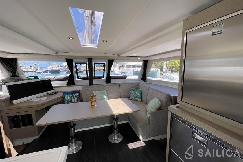 Lucia 40 - Yacht Charter Sailica