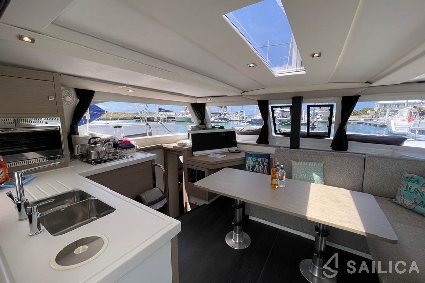 Lucia 40 - Yacht Charter Sailica