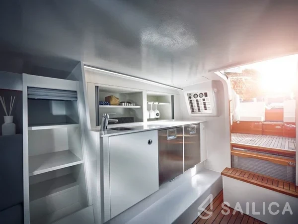 Frauscher 1017 GT - Yacht Charter Sailica