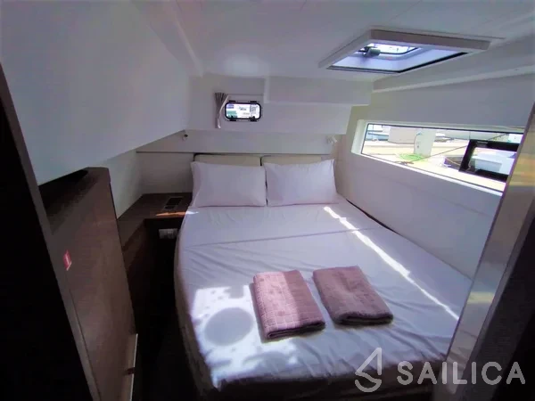 Lagoon 40 - Yacht Charter Sailica