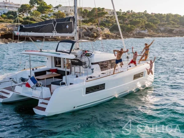 Lagoon 40 - Yacht Charter Sailica