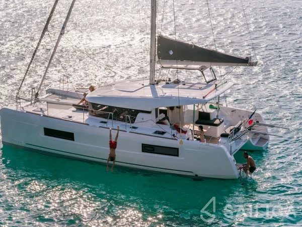 Lagoon 40 - Yacht Charter Sailica