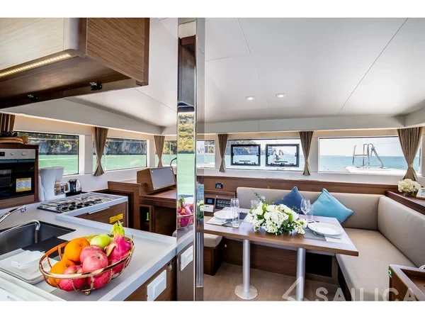 Lagoon 40 - Yacht Charter Sailica