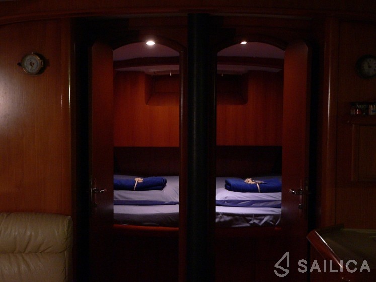 Sun Odyssey 52.2 - Yacht Charter Sailica