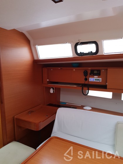 Dufour 460 GL - Yacht Charter Sailica