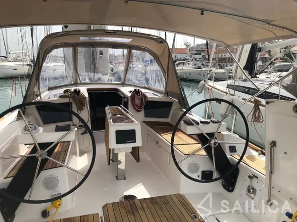 Dufour 360 GL - Yacht Charter Sailica