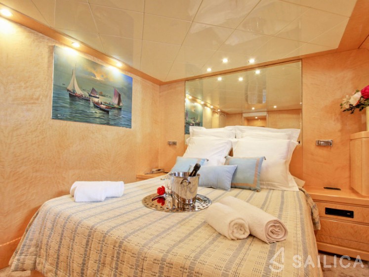 Rizzardi 80 Technema - Yacht Charter Sailica