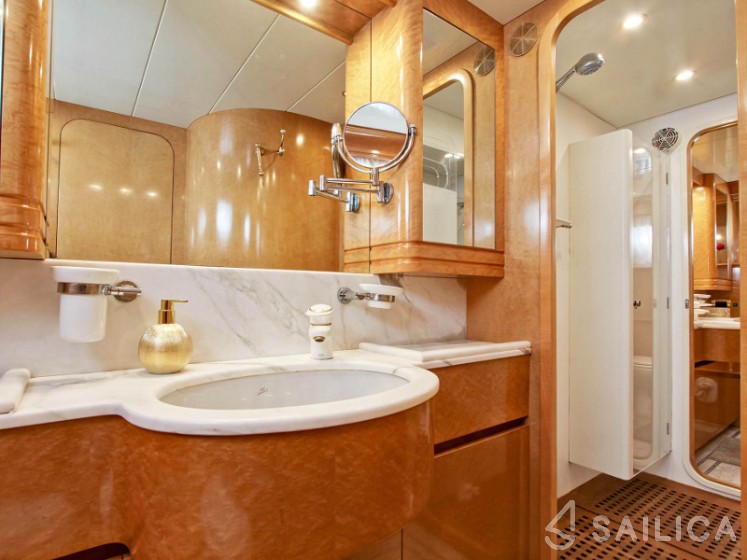 Rizzardi 80 Technema - Yacht Charter Sailica