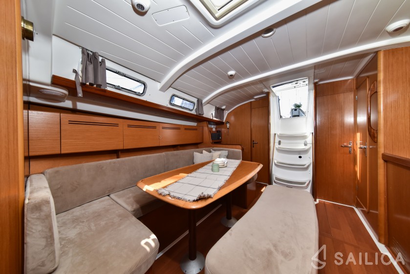 Cyclades 43.4 - Yacht Charter Sailica