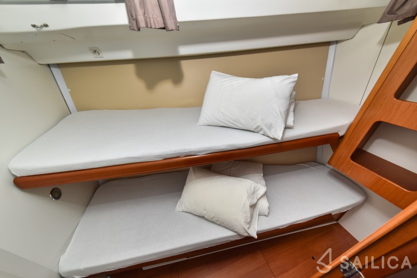 Cyclades 43.4 - Yacht Charter Sailica