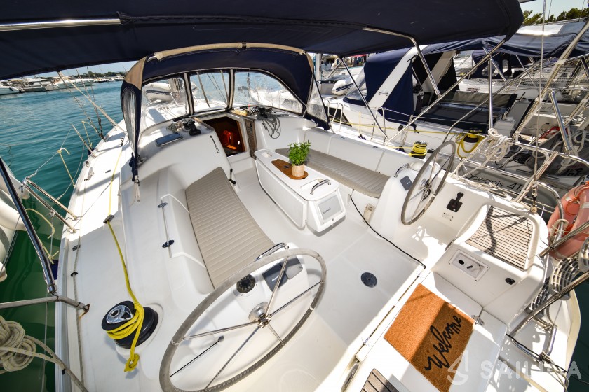 Cyclades 43.4 - Yacht Charter Sailica