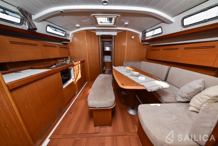 Cyclades 43.4 - Yacht Charter Sailica