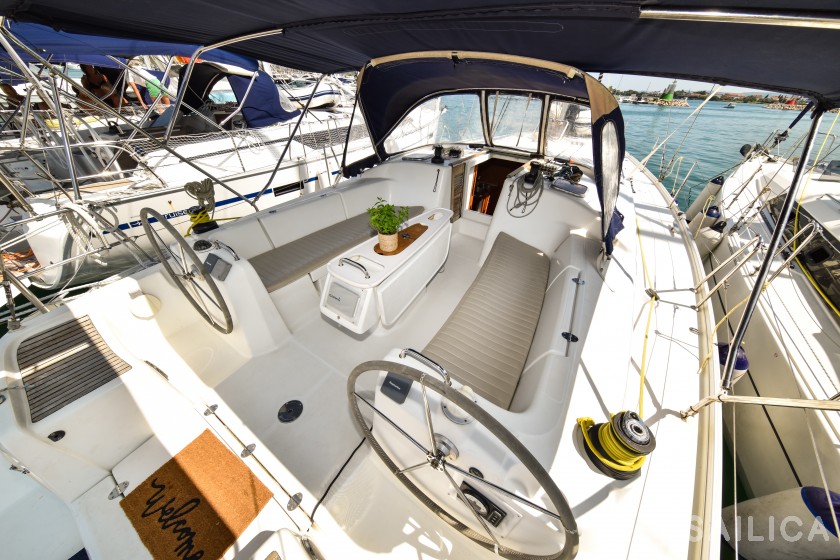Cyclades 43.4 - Yacht Charter Sailica