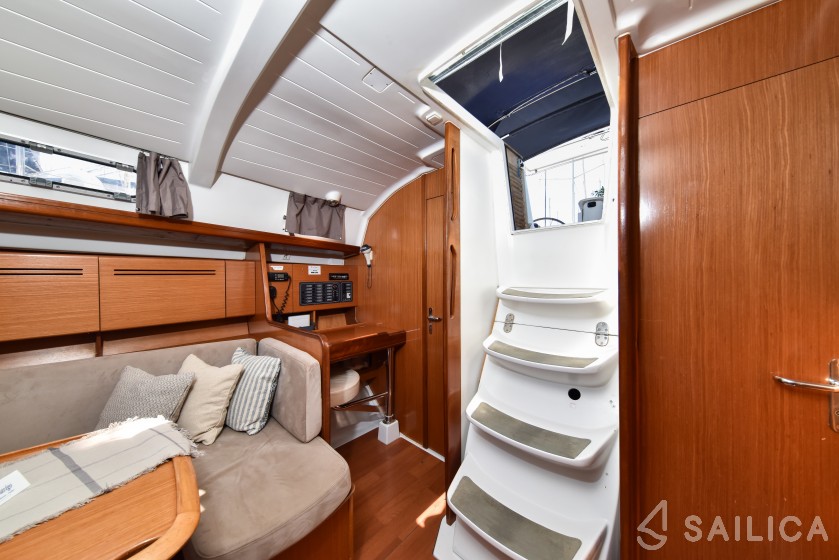 Cyclades 43.4 - Yacht Charter Sailica