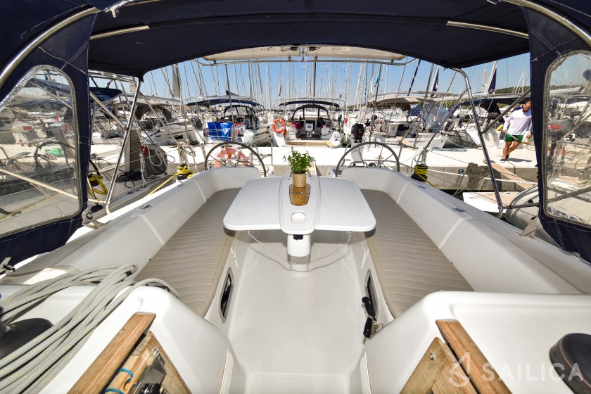 Cyclades 43.4 - Yacht Charter Sailica