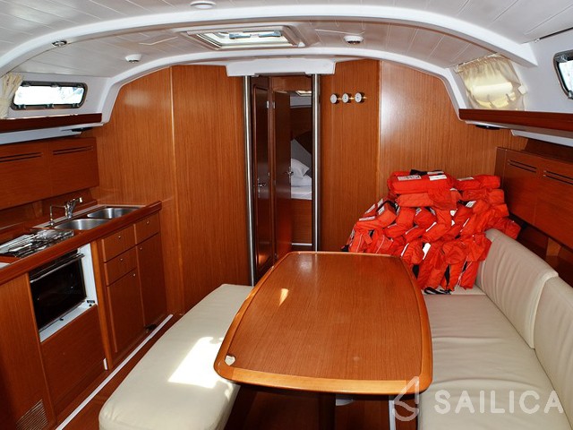 Cyclades 43.4 - Yacht Charter Sailica