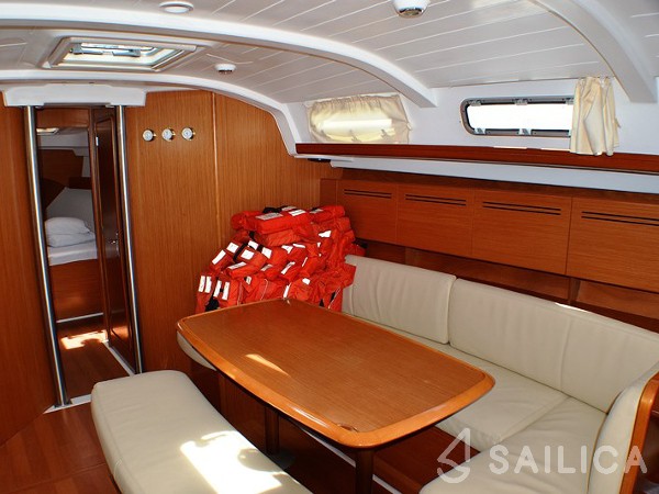 Cyclades 43.4 - Yacht Charter Sailica