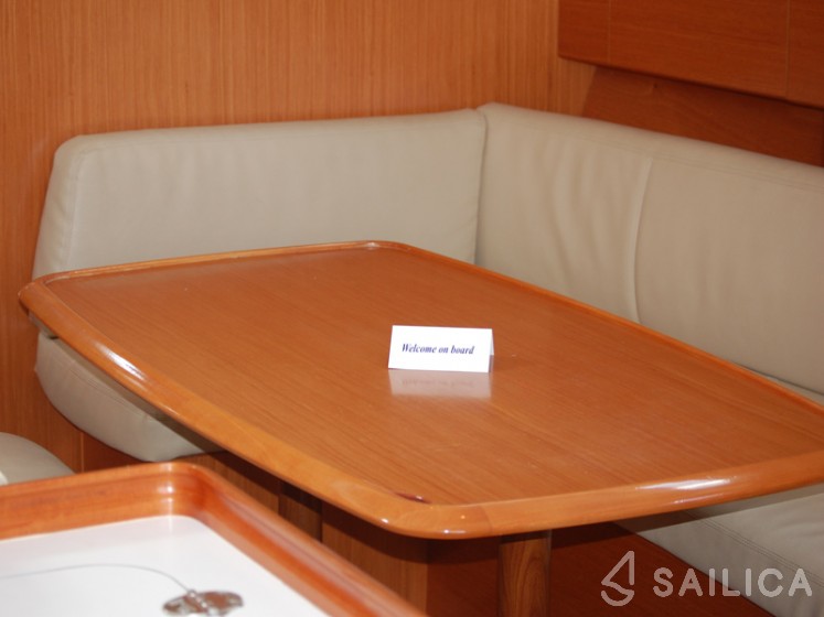 Cyclades 50.5 - Yacht Charter Sailica