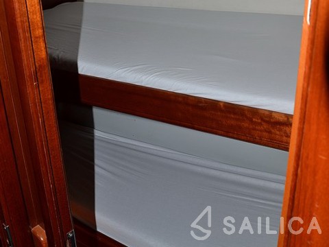 Oceanis 423 Clipper - Yacht Charter Sailica