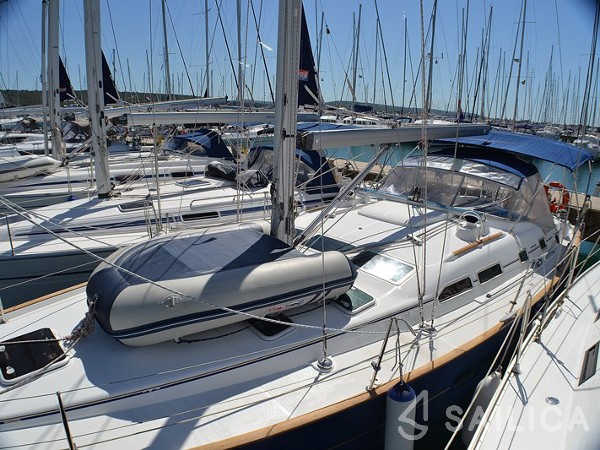 Oceanis 423 Clipper - Yacht Charter Sailica