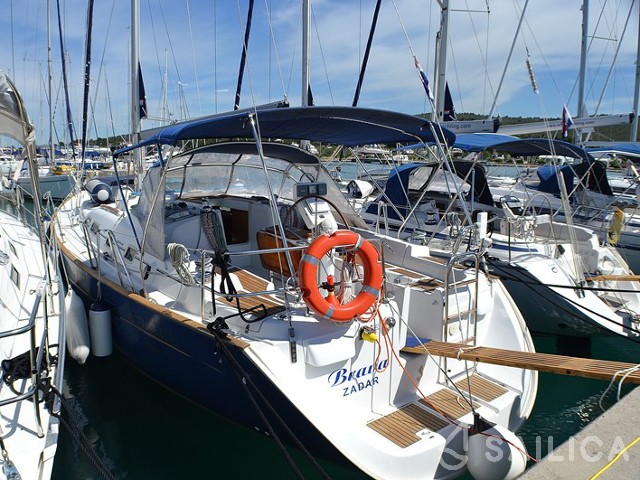 Oceanis 423 Clipper - Yacht Charter Sailica