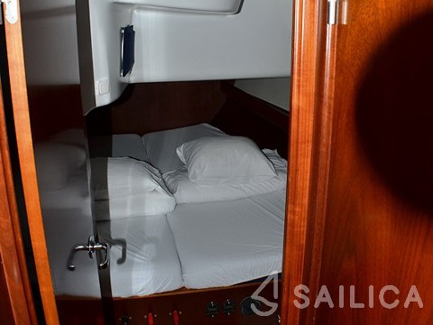 Oceanis 423 Clipper - Yacht Charter Sailica