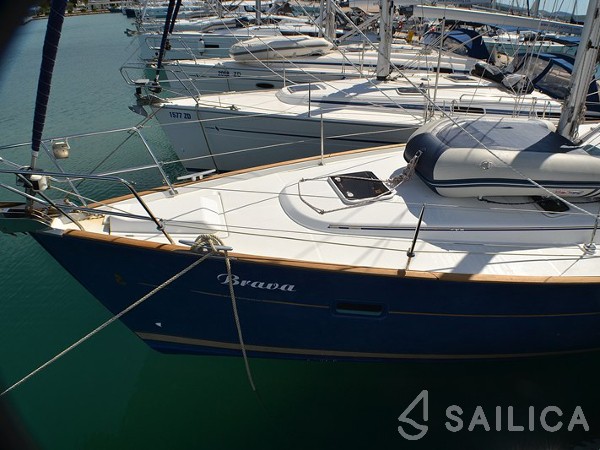 Oceanis 423 Clipper - Yacht Charter Sailica