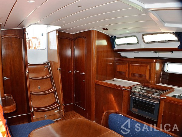 Oceanis 423 Clipper - Yacht Charter Sailica