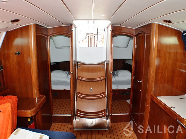 Oceanis 423 Clipper - Yacht Charter Sailica