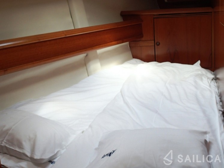 Sun Odyssey 45 - Yacht Charter Sailica