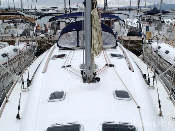 Sun Odyssey 45 - Yacht Charter Sailica