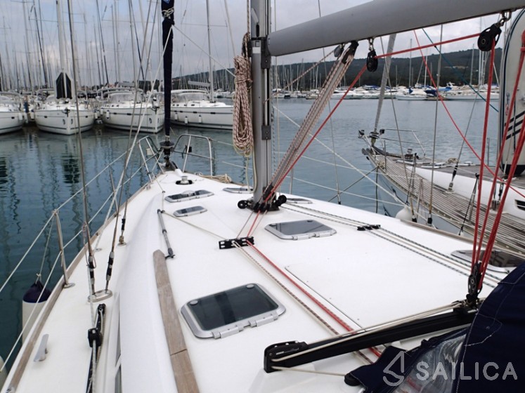 Sun Odyssey 45 - Yacht Charter Sailica