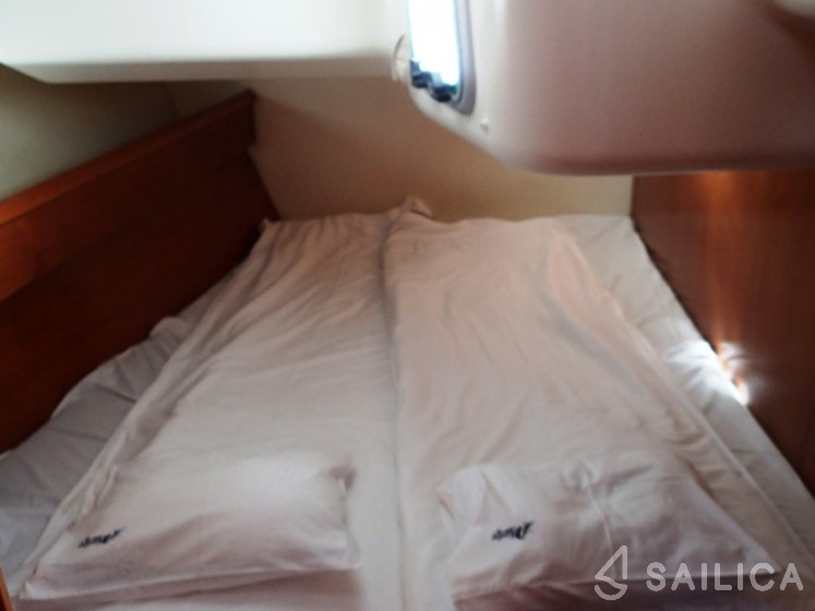 Sun Odyssey 45 - Yacht Charter Sailica