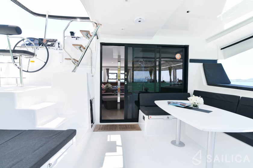 Lagoon 42 - Yacht Charter Sailica