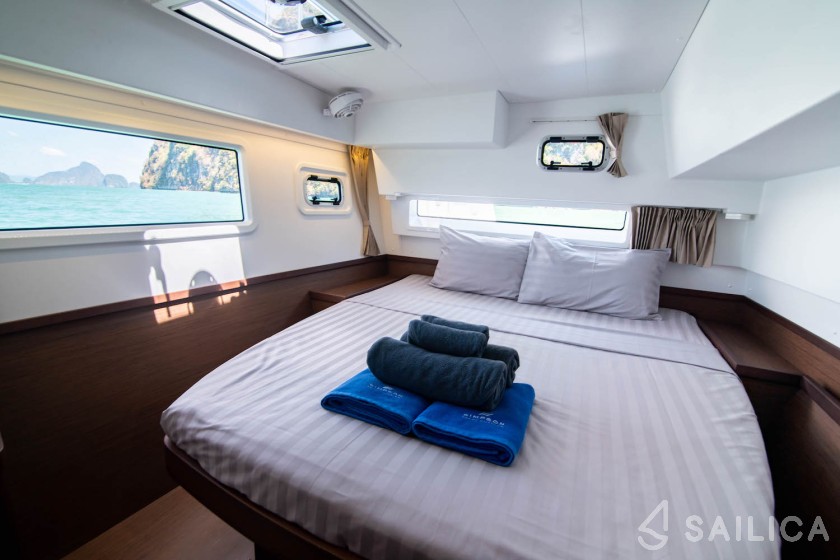 Lagoon 42 - Yacht Charter Sailica