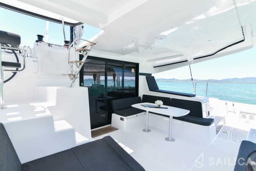 Lagoon 42 - Yacht Charter Sailica