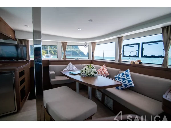 Lagoon 42 - Yacht Charter Sailica
