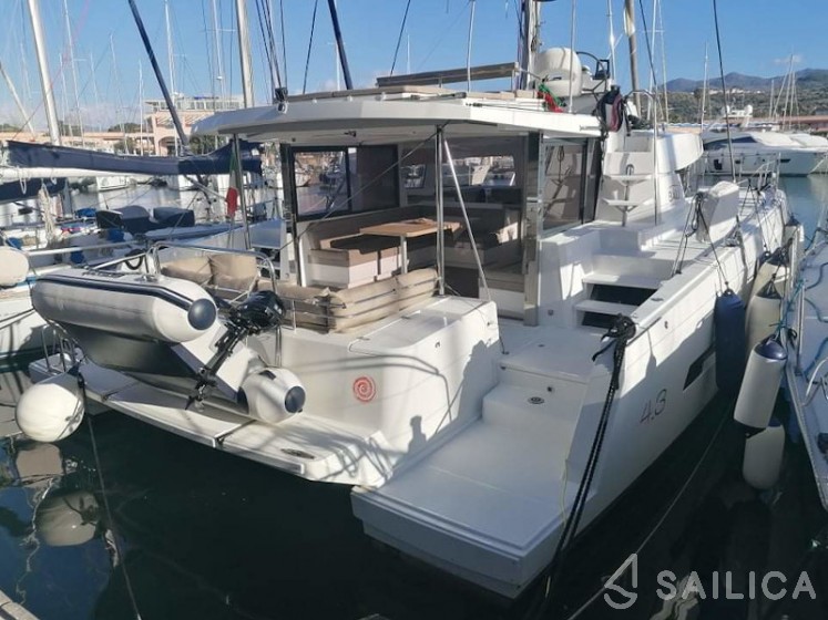 Bali 4.3 - Yacht Charter Sailica