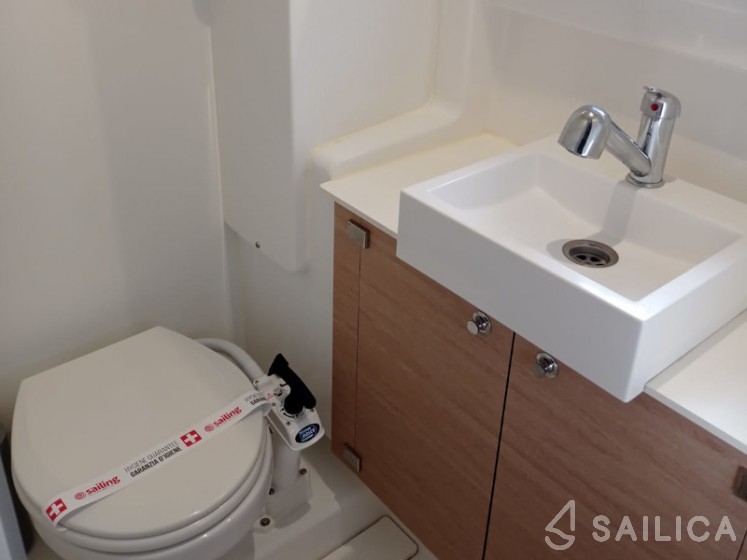 Bali 4.3 - Yacht Charter Sailica