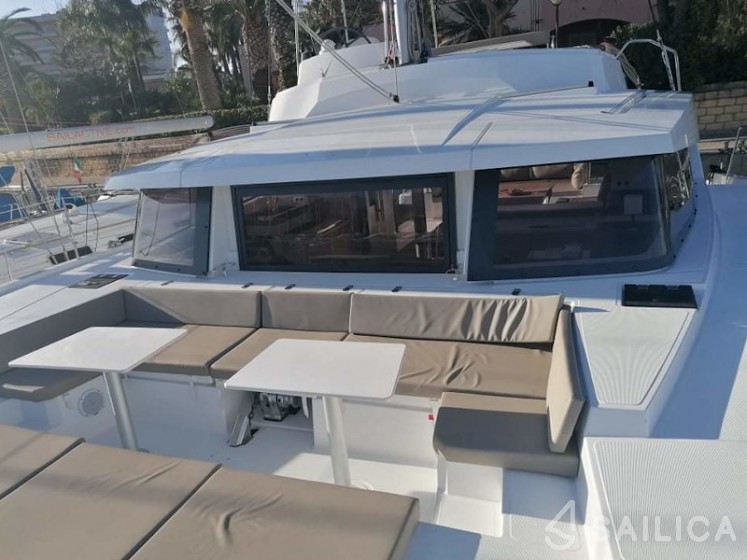 Bali 4.3 - Yacht Charter Sailica