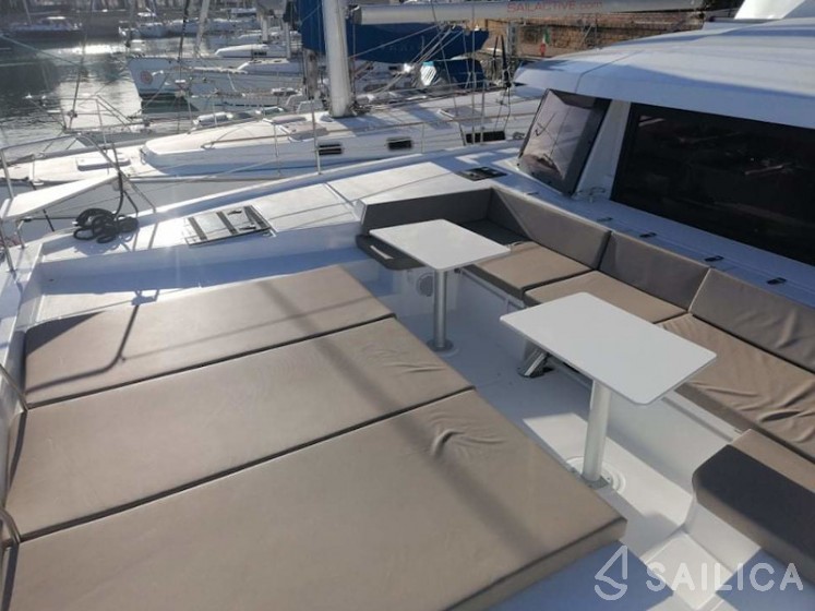 Bali 4.3 - Yacht Charter Sailica