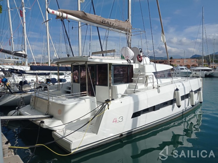 Bali 4.3 - Yacht Charter Sailica