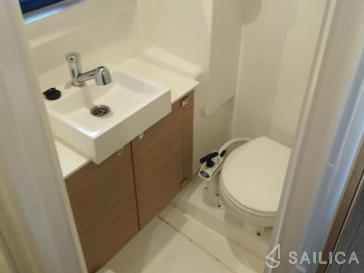 Bali 4.3 - Yacht Charter Sailica