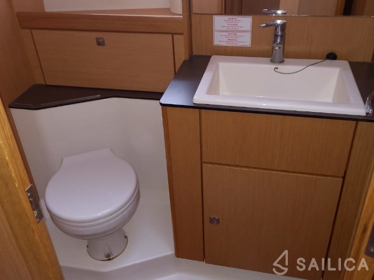 Bali 4.3 - Yacht Charter Sailica