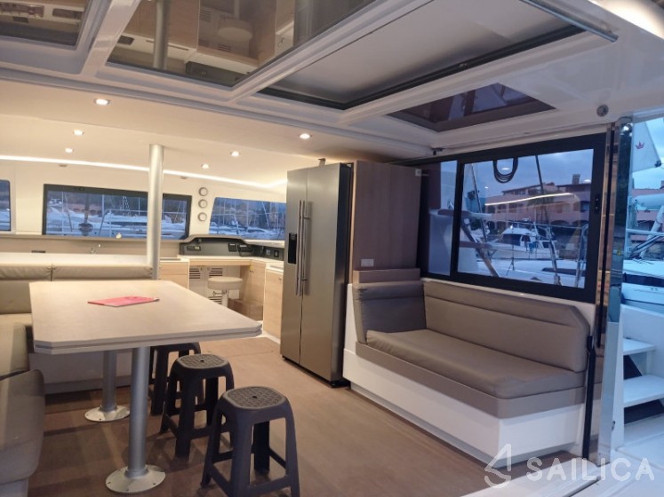Bali 4.3 - Yacht Charter Sailica