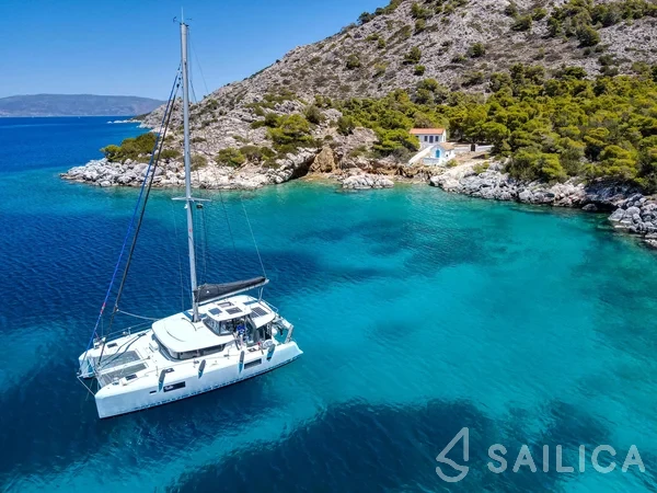 Lagoon 42 - Yacht Charter Sailica