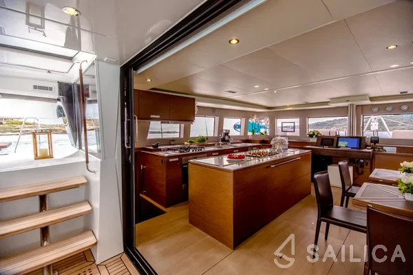 Lagoon 620 - Yacht Charter Sailica