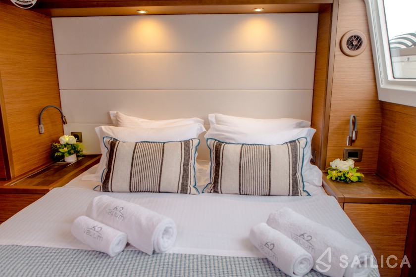 Lagoon 620 - Yacht Charter Sailica